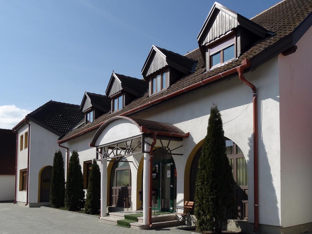 Prince Hotel Miercurea Ciuc Esterno foto